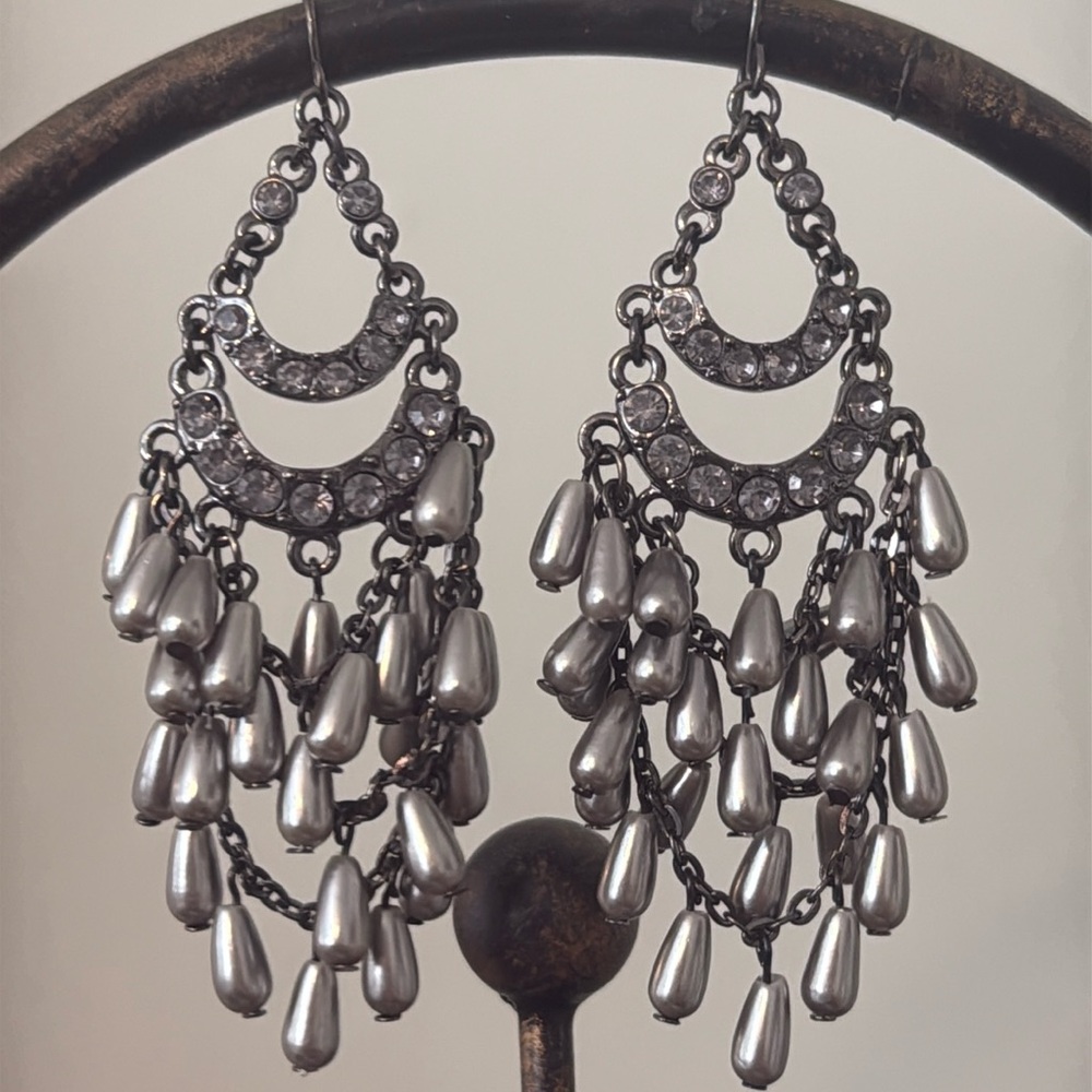 Vintage, White House Black Market. One pair of dangling earrings.